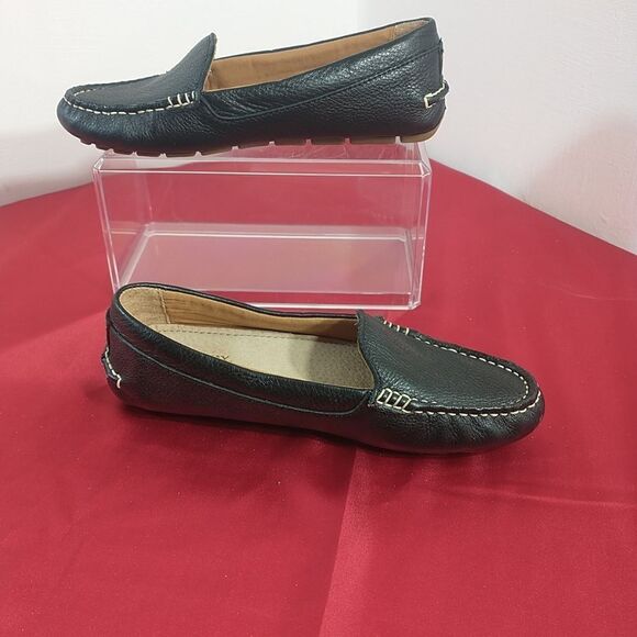 Sperry Woman's SZ 5M Flats Driver Loafer. Condition is Pre-owned. - Picture 2 of 10